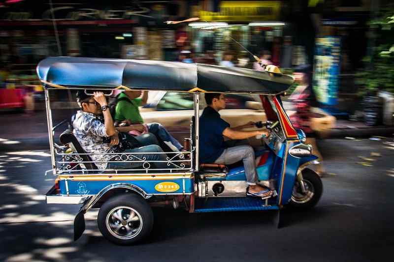 Di chuyển bằng xe TukTuk rất thú vị