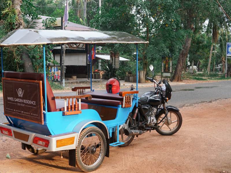 Tuk-tuk là phương tiện di chuyển nội địa phổ biến